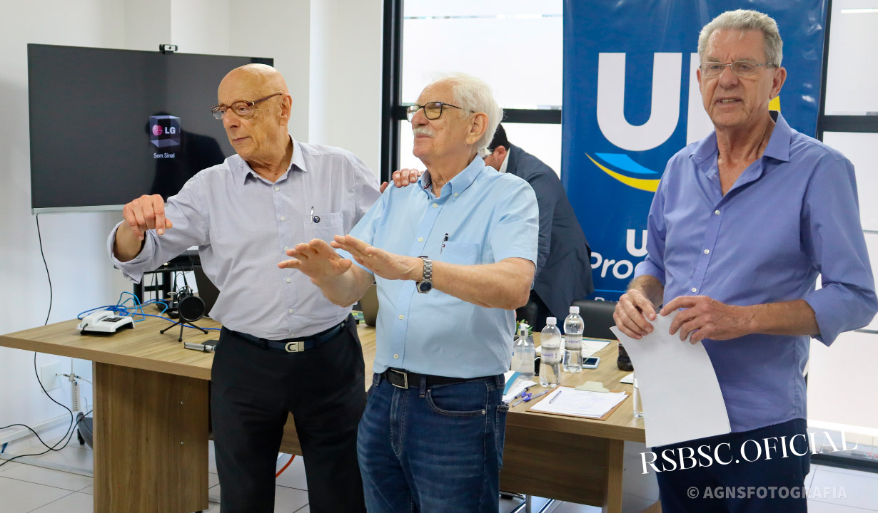 POLÍTICA E POLÍTICOS: Progressistas de SC